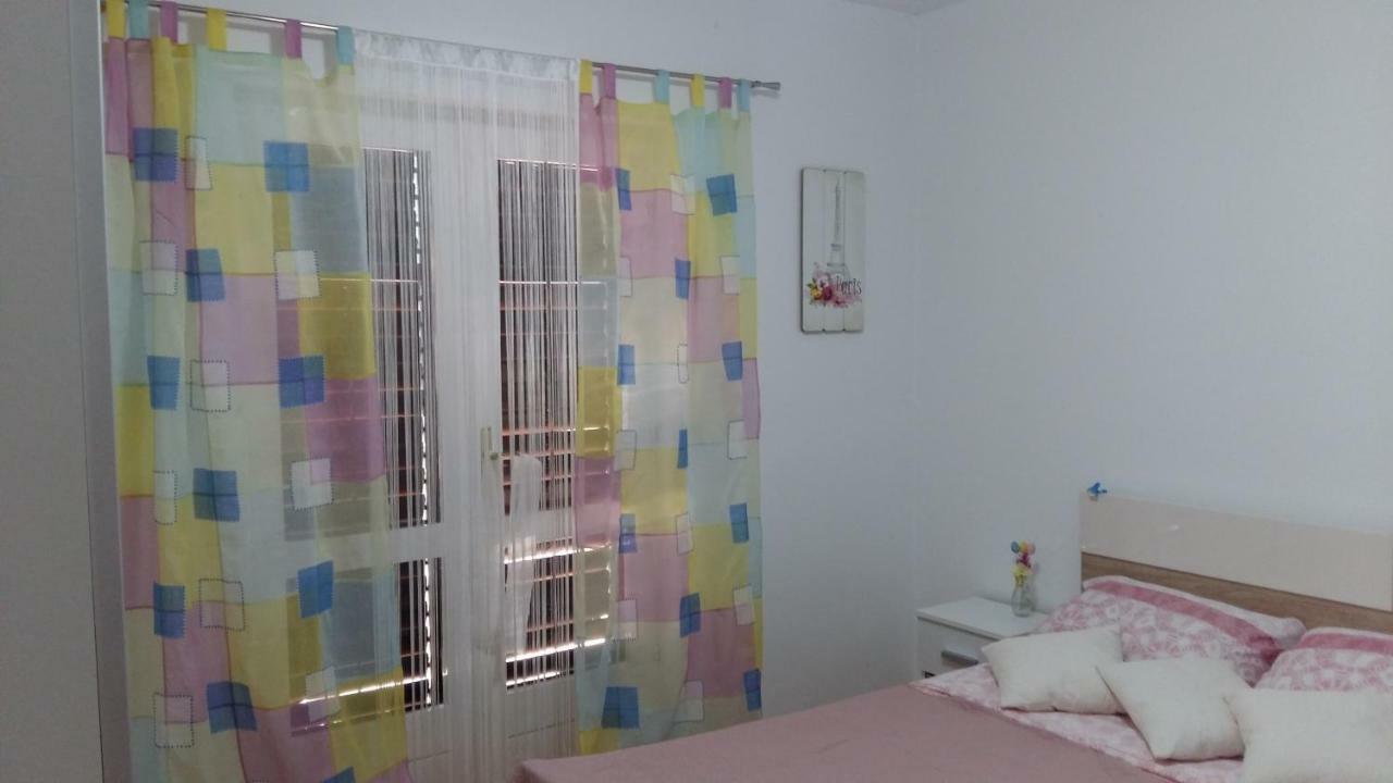 Apartment Ilina Vodice Exterior foto