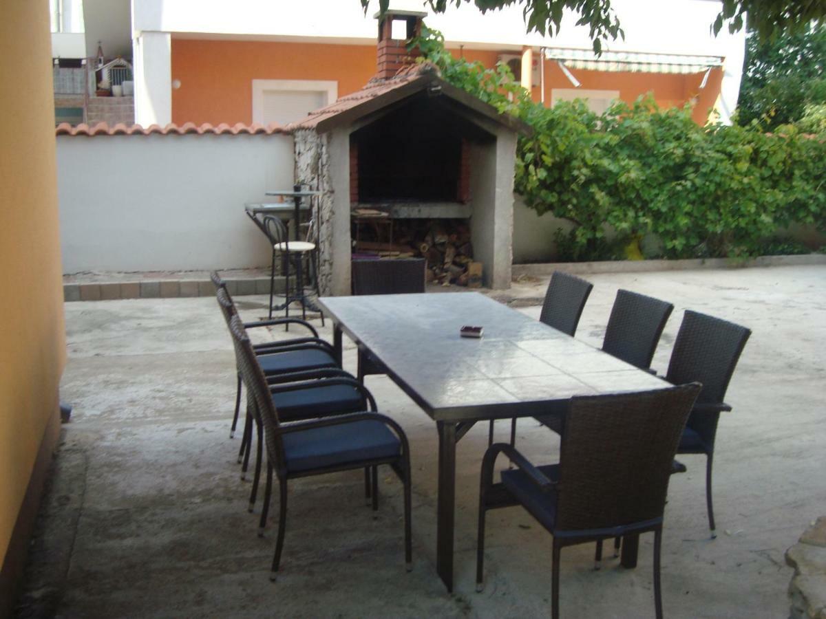 Apartment Ilina Vodice Exterior foto